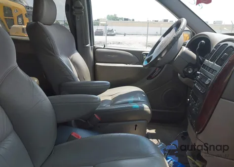 2003 Chrysler Town & Country Limited z USA, uszkodzony, nr VIN 2C8GP64L93R163403